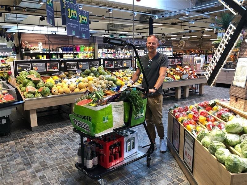 Self-Checkout on the Go with a Smart Shopping Cart